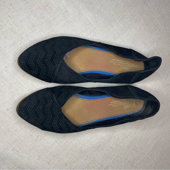 Toms Black Suede Flats​ - Picture 3 of 9